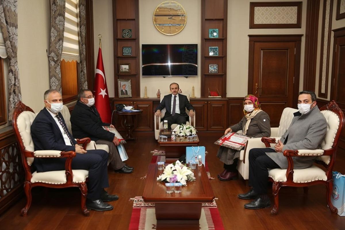 Vali C&uuml;neyt Epcim, emektar &ouml;ğretmenlerle buluştu