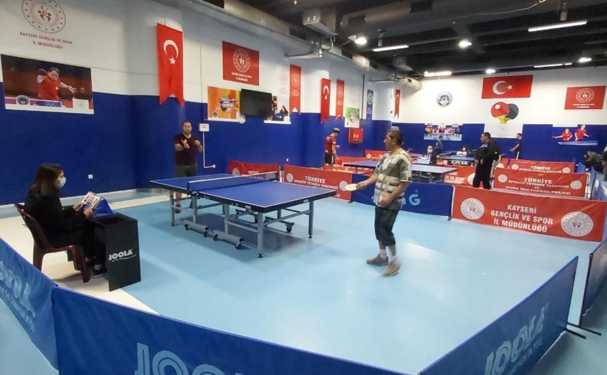 Kayseri B&uuml;y&uuml;kler Masa Tenisi İl birinciliği yapıldı