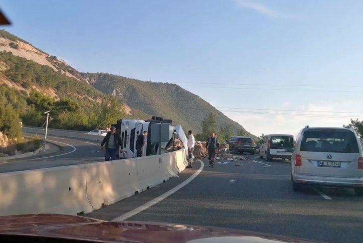 Sakar rampasında TIR devrildi G2