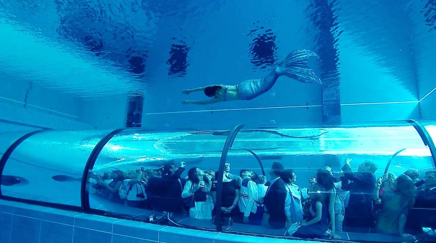 Dünyanın en derin yüzme havuzu Polonya’da hizmete girdi