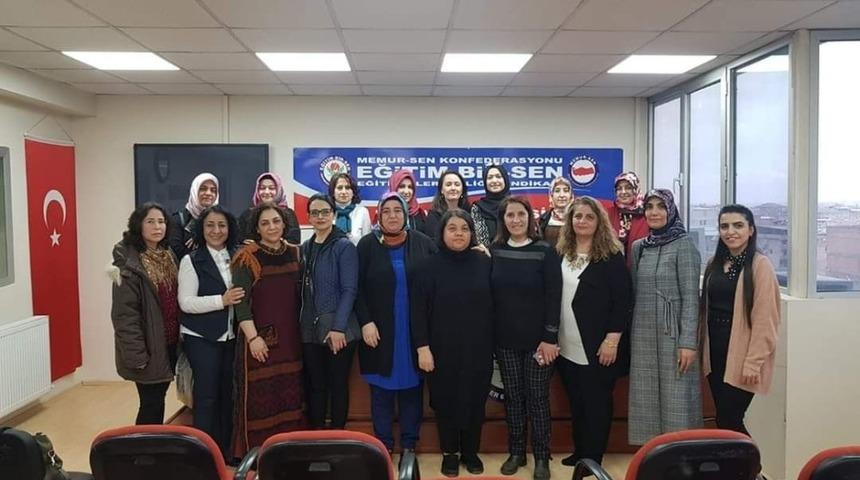 Şiddet vir&uuml;s&uuml;n&uuml;n aşısı, &ouml;rg&uuml;tl&uuml; m&uuml;cadele g&ouml;sterildi