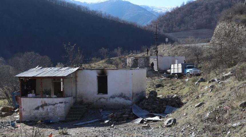 Dağlık Karabağ: Azerbaycan ordusu 27 yıl sonra Kelbecer'e girdi