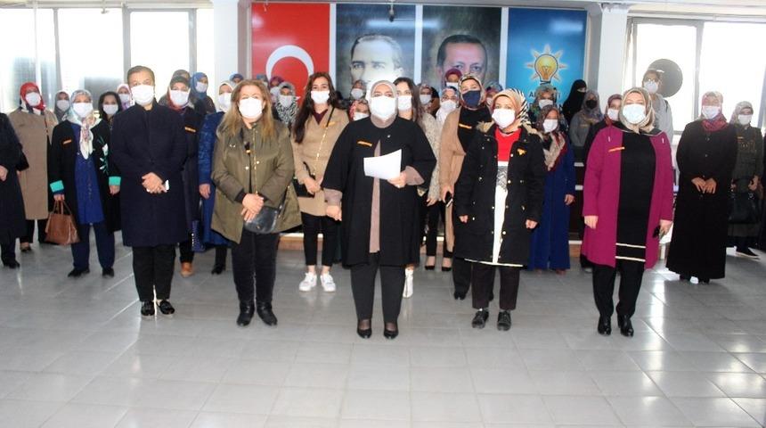 AK Partiden Kadına Y&ouml;nelik Şiddetle M&uuml;cadele G&uuml;n&uuml; a&ccedil;ıklaması