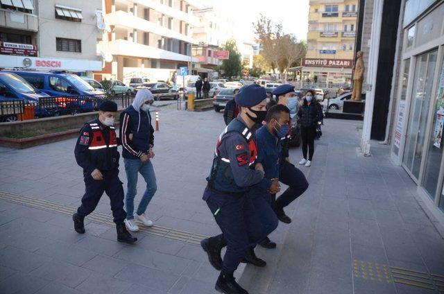 Aydın merkezli 3 ilde göçmen kaçakçılığı operasyonu