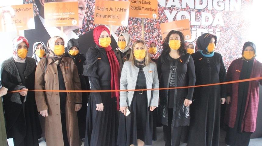 AK Parti Kadın Kolları İl Başkanı Emine Timu&ccedil;in: &ldquo;Kadına y&ouml;nelik şiddet, aileyi par&ccedil;alıyor&rdquo;