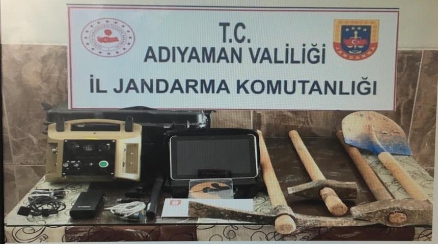 Defineciler su&ccedil;&uuml;st&uuml; yakalandı