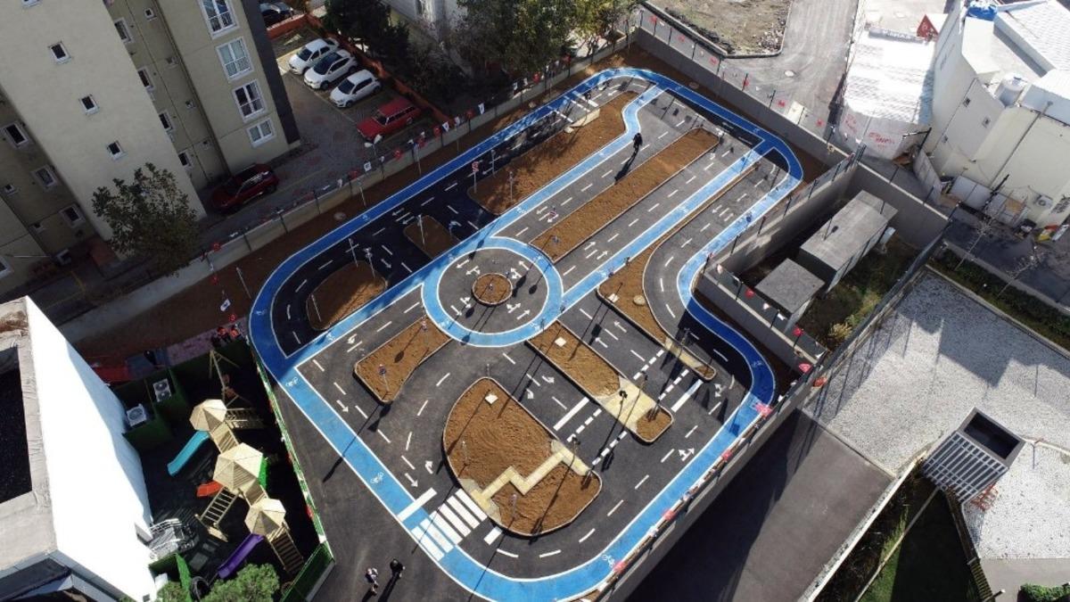 Kartal&rsquo;da k&uuml;lt&uuml;r merkezi ve aşevi projesi i&ccedil;in ilk kazma vuruldu