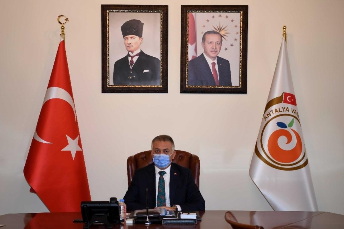 Vali Yazıcı: &ldquo;Kadına y&ouml;nelik şiddetin acizlik olduğunu beyinlere yerleştireceğiz&rdquo;