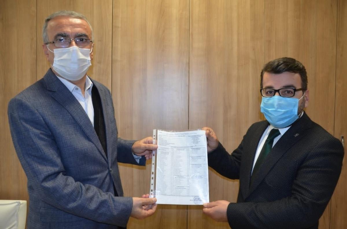 AK Parti Batman İl Başkanı G&uuml;r, mazbatasını aldı