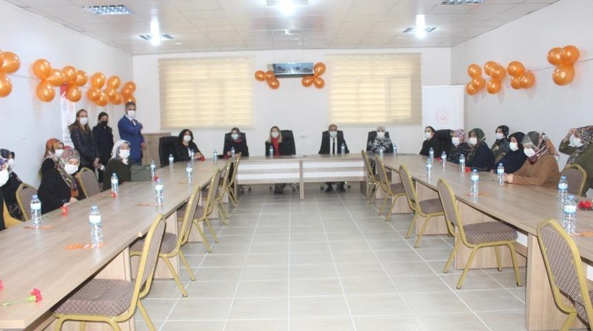 Kadına Y&ouml;nelik Şiddetle M&uuml;cadele G&uuml;n&uuml; etkinliği