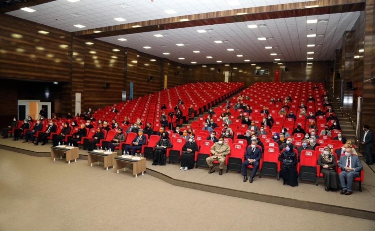 Eğitimci-Yazar Hayati İnan&ccedil; Vanlılarla buluştu