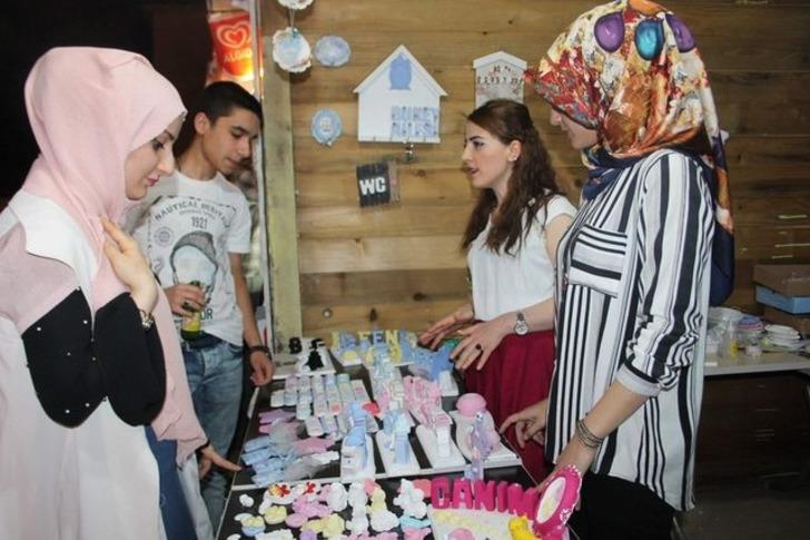 Siirtli genç kızlar kazançlarını taştan çıkartıyorlar G4