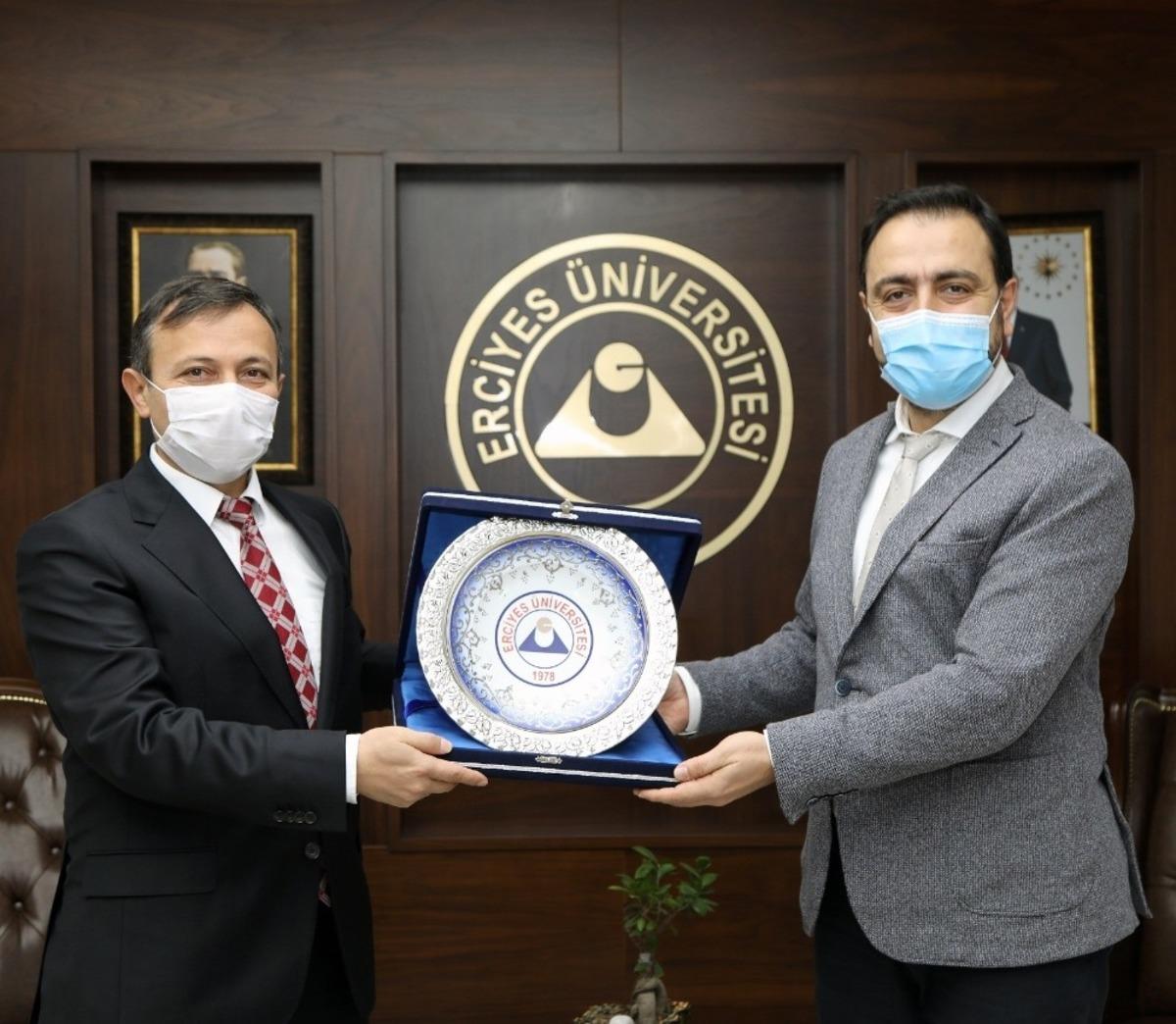 T&Uuml;SEB Başkanı Prof. Dr. Erhan Akdoğan, ER&Uuml;&rsquo;y&uuml; Ziyaret Etti