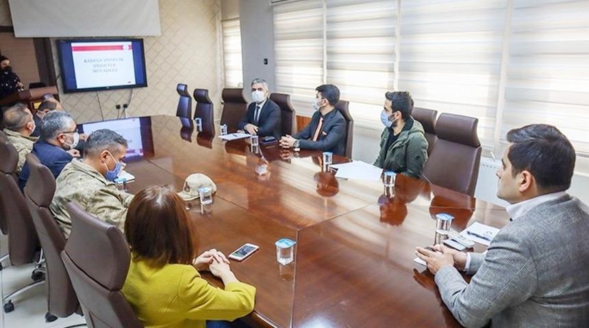 Silvan&rsquo;da kadına y&ouml;nelik şiddetle m&uuml;cadele toplantısı yapıldı