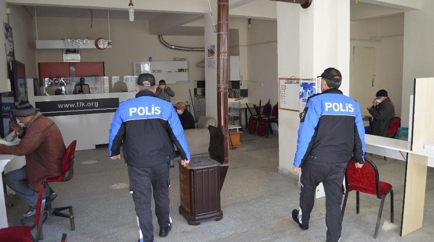 Polisler korona denetimi yaptı