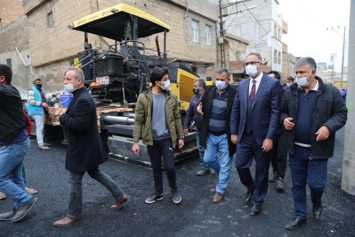 Eyy&uuml;biye Belediyesi asfaltlama &ccedil;alışmalarına devam ediyor