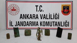 Başkentte tarihi eser kaçakçılığı operasyonunda bronz tabletler ve kadın tanrıça figürü ele geçirildi