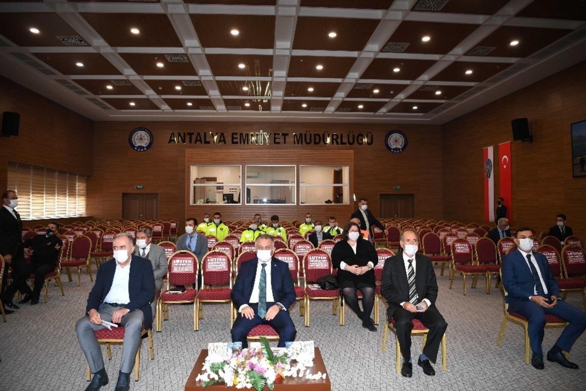 Antalya&rsquo;da kış mevsimi trafik tedbirleri g&ouml;r&uuml;ş&uuml;ld&uuml;