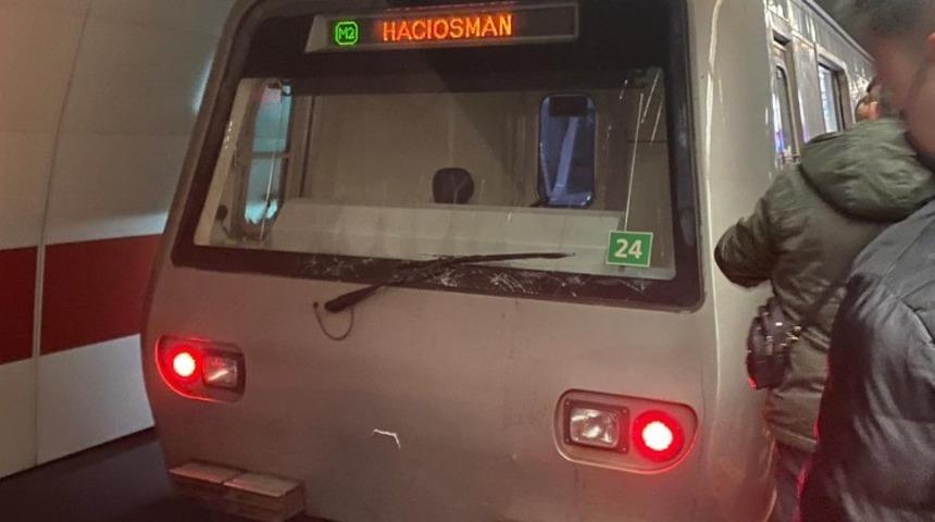 Taksim metrosunda raylara atlayan şahıs öldü