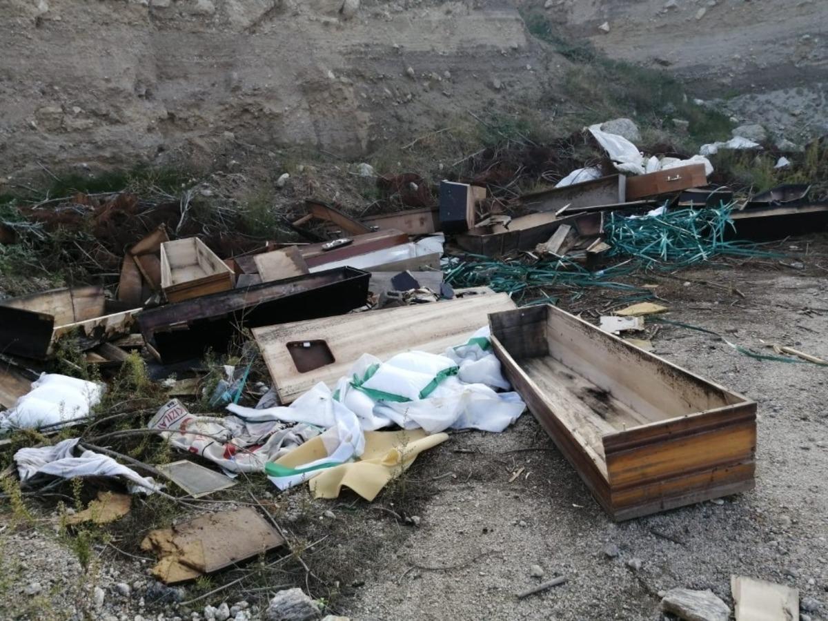 Valilik ve B&uuml;y&uuml;kşehir atıkların bilin&ccedil;sizce bırakılmasına m&uuml;dahale etti