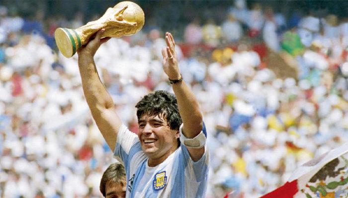 Diego Maradona hayatını kaybetti!