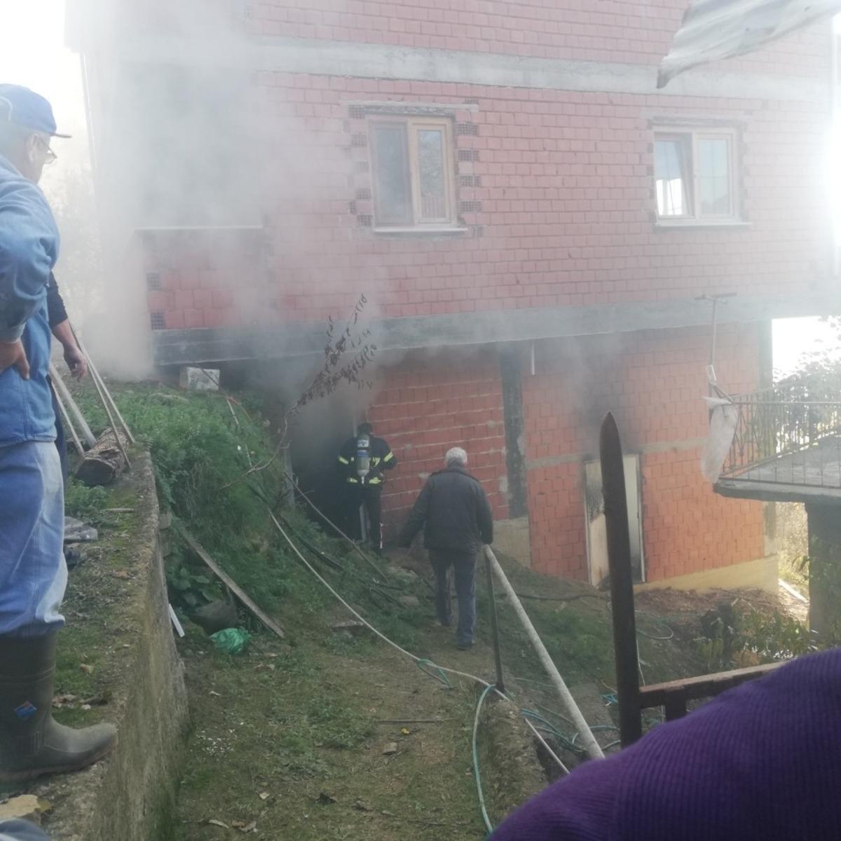 K&ouml;m&uuml;rl&uuml;k yangını korkuttu