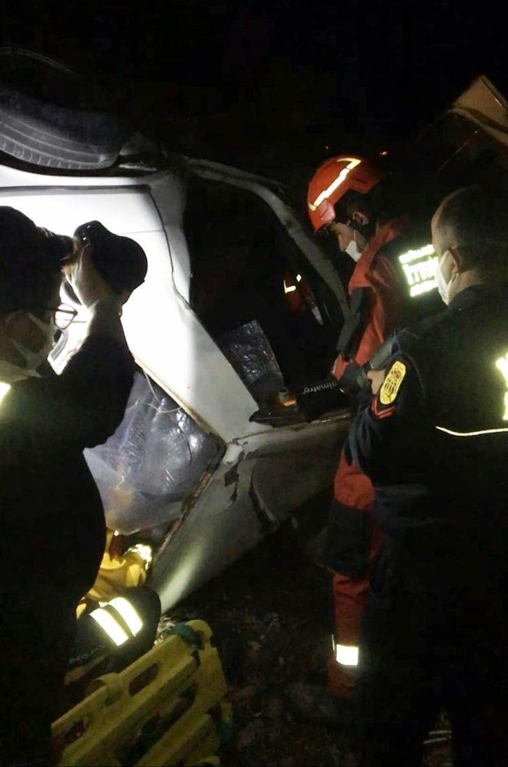 Araçta sıkışan vatandaşı itfaiye ekipleri kurtardı G4