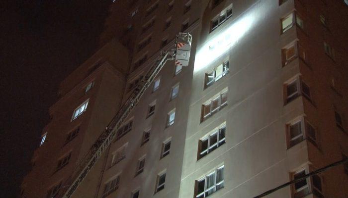 Esenyurt'ta korku dolu gece! 30 katlı binada yangın çıktı, yüzlerce kişi tahliye edildi