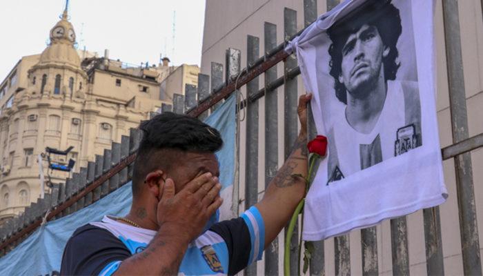Maradona'nın ölümü herkesi yasa boğdu