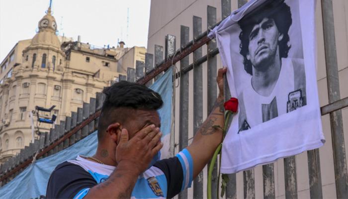 Maradona'nın ölümü herkesi yasa boğdu