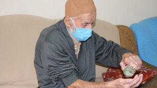 96 yaşında koronavirüsü yendi, 'Süt, bal, pekmez tükettim' dedi
