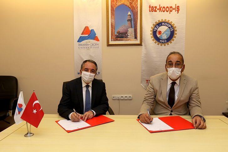 AİÇÜ’de Toplu İş Sözleşmesi İmzalandı G4