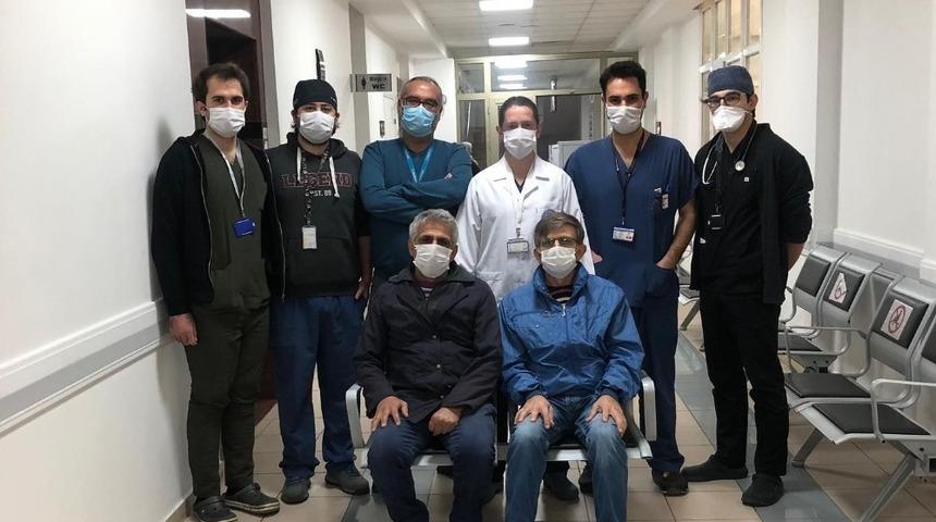 Aort damarları yırtılan kardeşler AD&Uuml;&rsquo;de ger&ccedil;ekleşen ameliyatlarla hayata tutundu