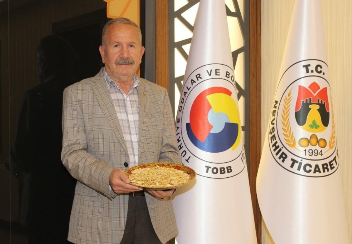 Korona vir&uuml;se karşı Nevşehir kabak &ccedil;ekirdeği dağıttılar