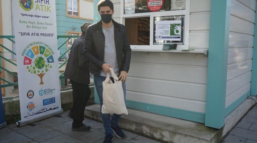 Avrupa Atık Azaltım Haftası&rsquo;nda bez torbayla farkındalık