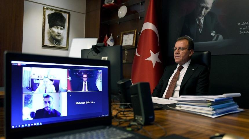 Başkan Se&ccedil;er, Mersin&rsquo;deki &lsquo;akıllı kent&rsquo; uygulamalarını anlattı