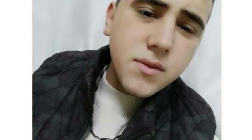 Otomobilin &ccedil;arptığı talihsiz gen&ccedil; hayatını kaybetti