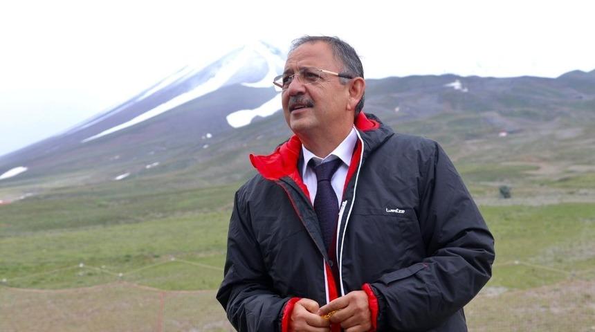 Mehmet Özhaseki ve eşinin koronavirüs tedavisine hastanede devam edilecek