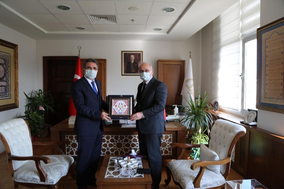 Rekt&ouml;r &Uuml;nal&rsquo;ın Ankara temasları