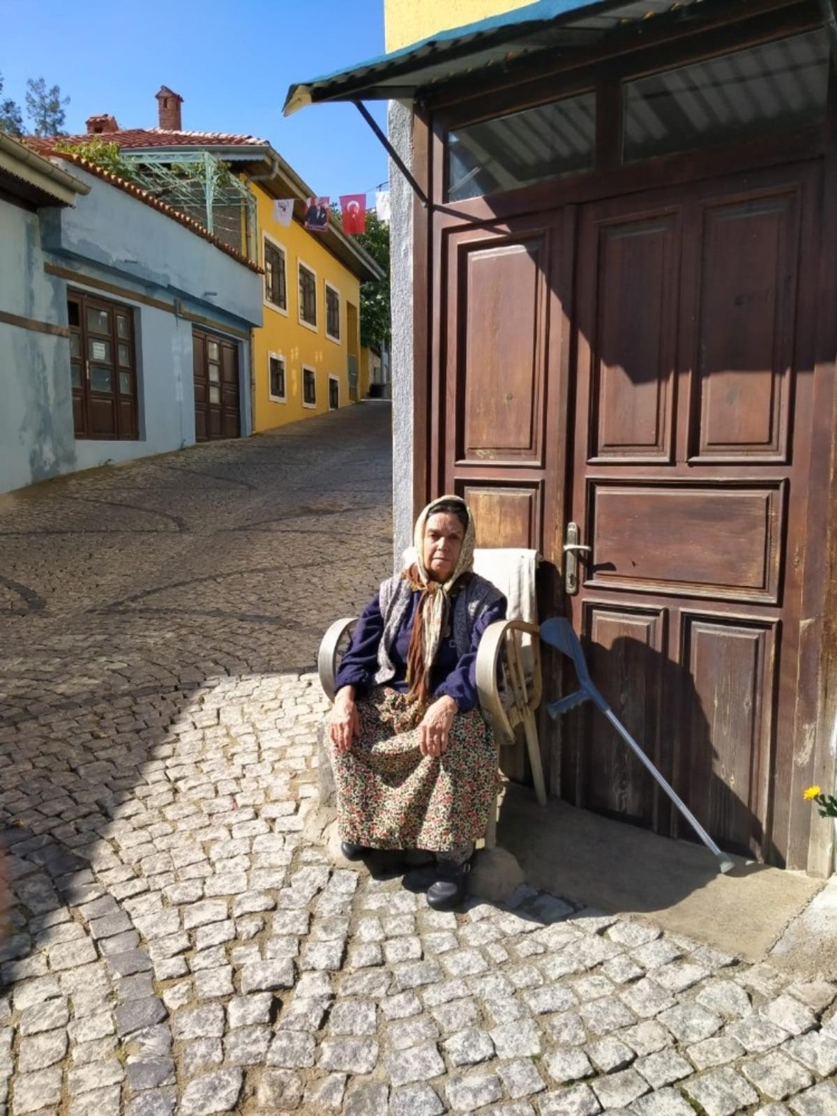 Vatandaşlar Denizli&rsquo;de bu koltuğa oturmak i&ccedil;in bekliyor