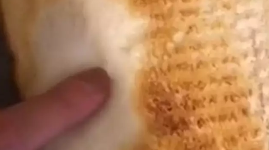 Üzerine sıktı, ekmeği ısıtarak kanıtladı! 'Para harcamaya değer'