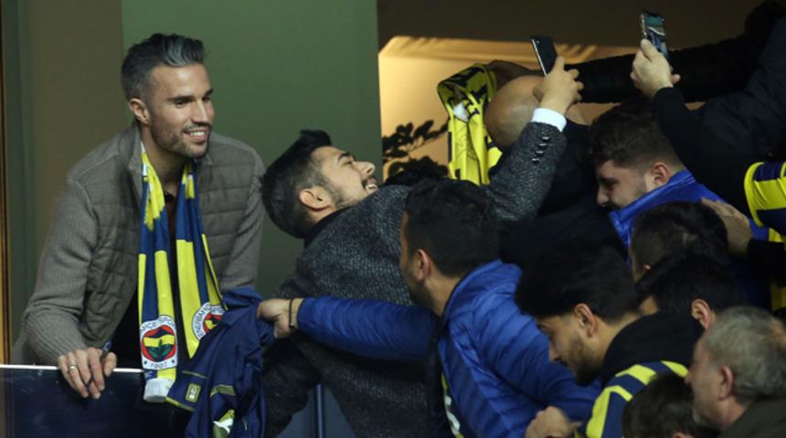 Van Persie'den oğluna çok sert hayat dersi
