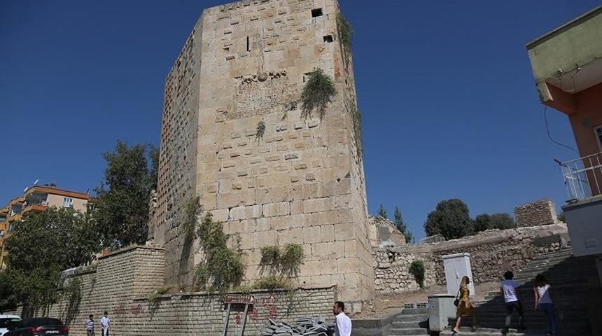 Bir redd-i aşk destanının tanığı: Zembilfroş Burcu
