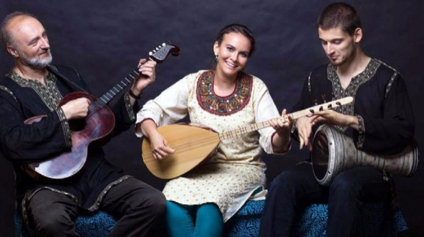 T&uuml;rk K&uuml;lt&uuml;r&uuml;n&uuml; T&uuml;rklerden Daha &Ccedil;ok Seven Macar