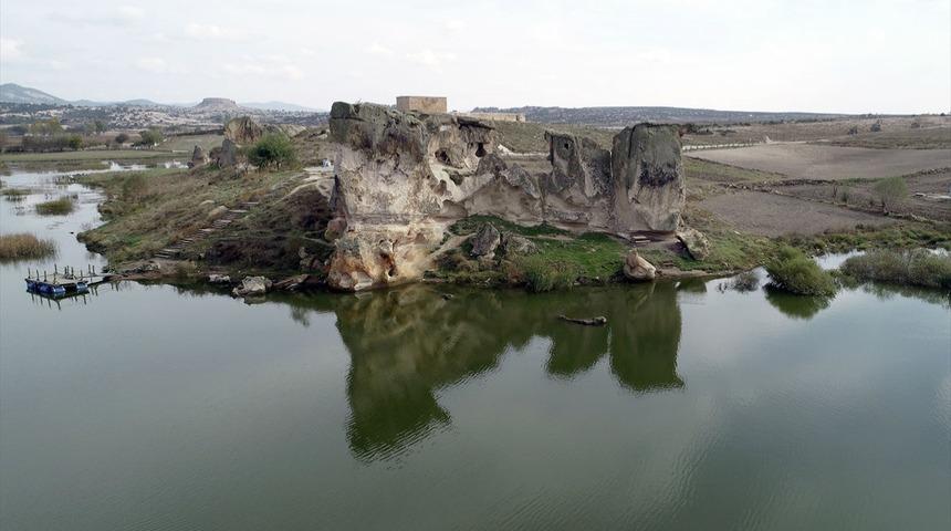 Frig Vadisi’ndeki cennet: Emre Gölü