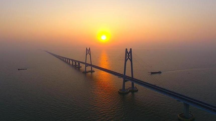 D&uuml;nyanın en uzun deniz k&ouml;pr&uuml;s&uuml; a&ccedil;ılıyor