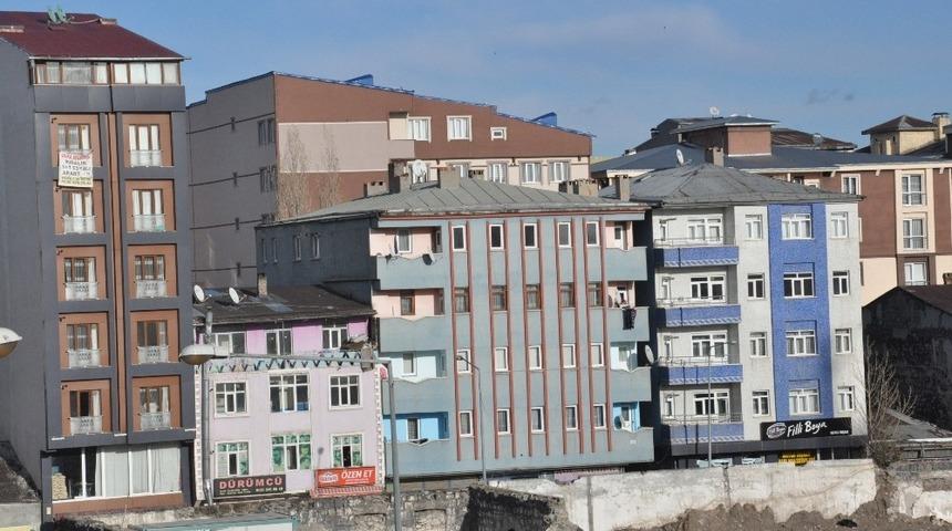Kars’ta öğrenci gelmeyince kiralık evler elde kaldı