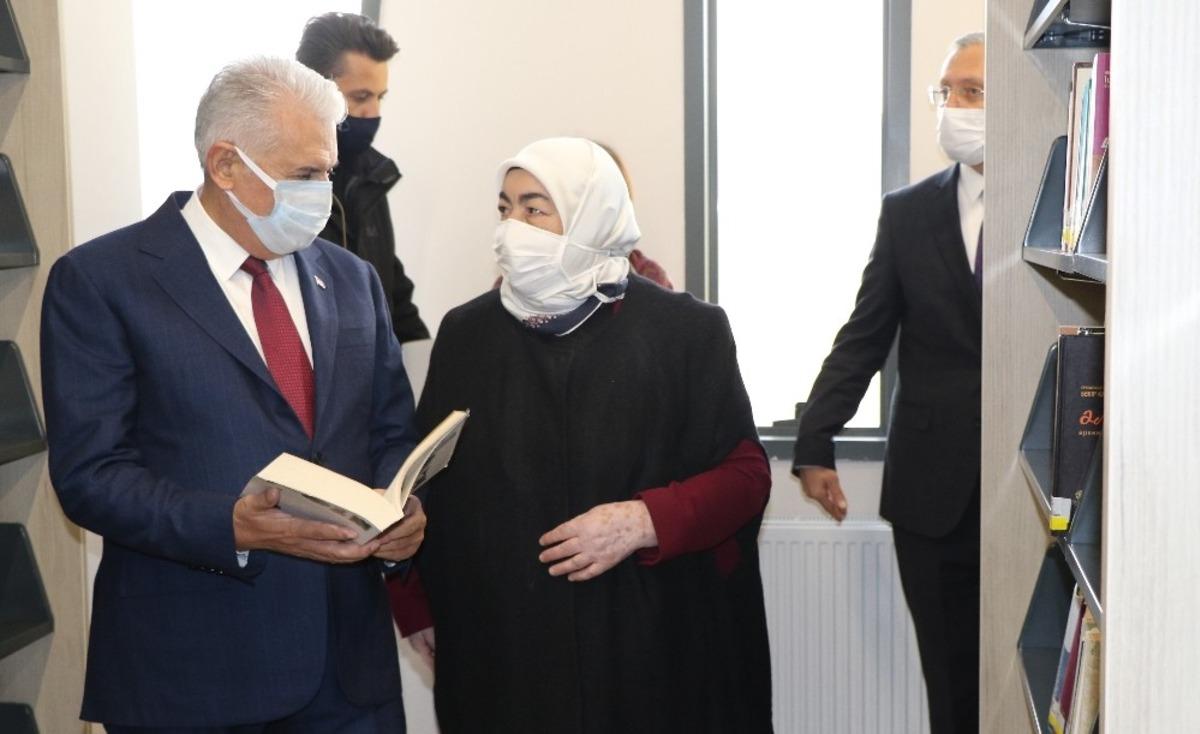 Yıldırım, Erzincan&rsquo;da k&uuml;t&uuml;phane ve anaokulunun a&ccedil;ılışını yaptı