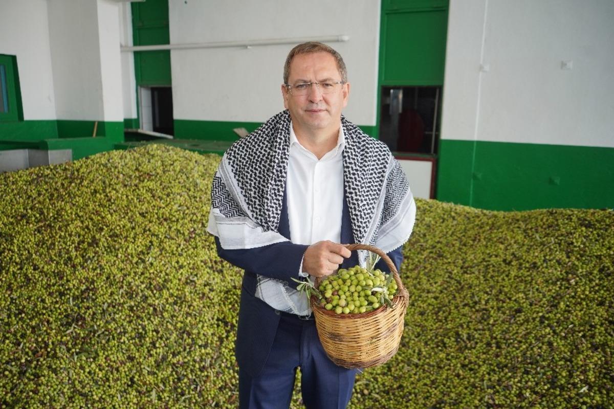 Mesut Ergin &ldquo;D&uuml;nya Zeytin Ağacı&rdquo; g&uuml;n&uuml;n&uuml; unutmadı