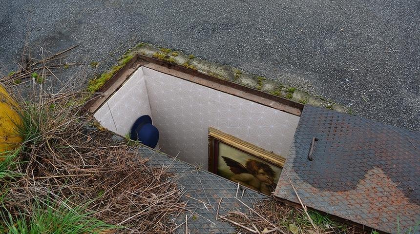 Kullanılmayan R&ouml;gar Kapaklarının İ&ccedil;indeki Gizli ve Dayalı D&ouml;şeli Odalar